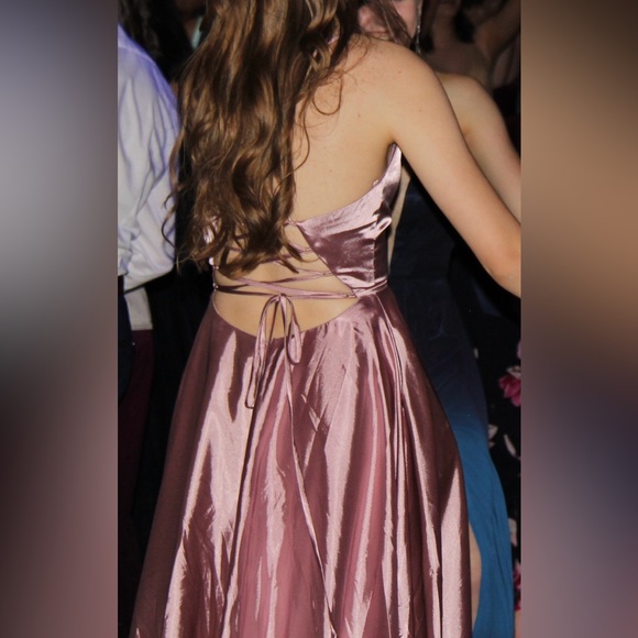 Faviana Lace Up Back Satin V Neck Grad Dress - Picture 3 of 6